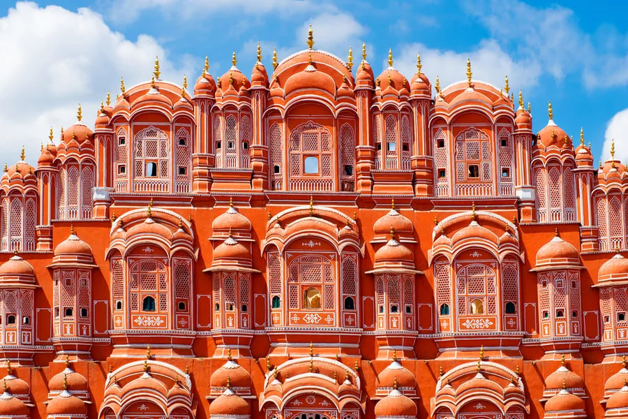 Taxi cab service near Hawa Mahal Jaipur
