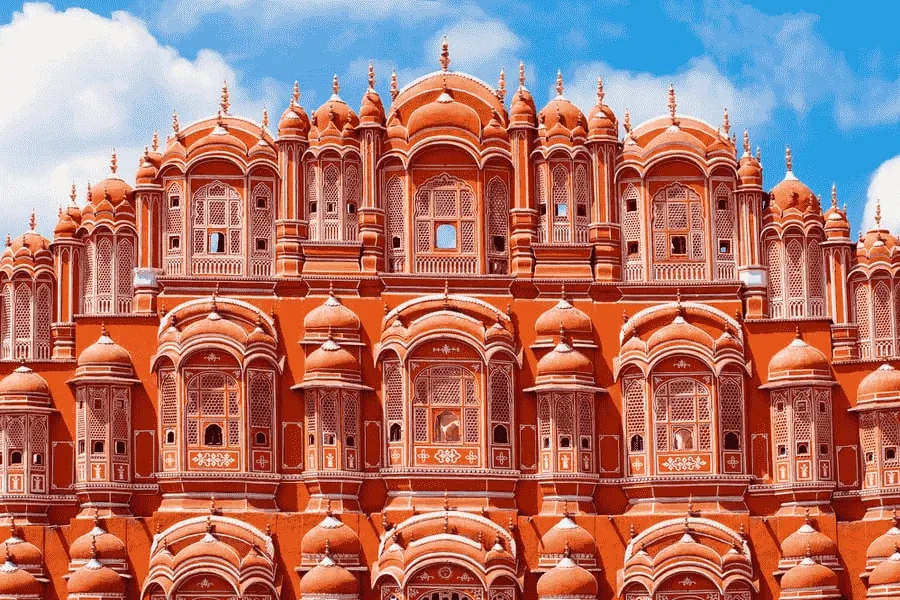 Taxi cab service near Hawa Mahal Jaipur